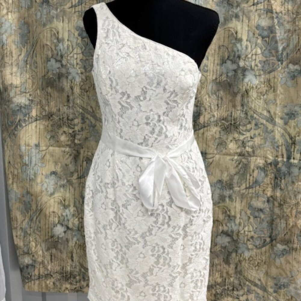 Simply Liliana white prom/graduation dress